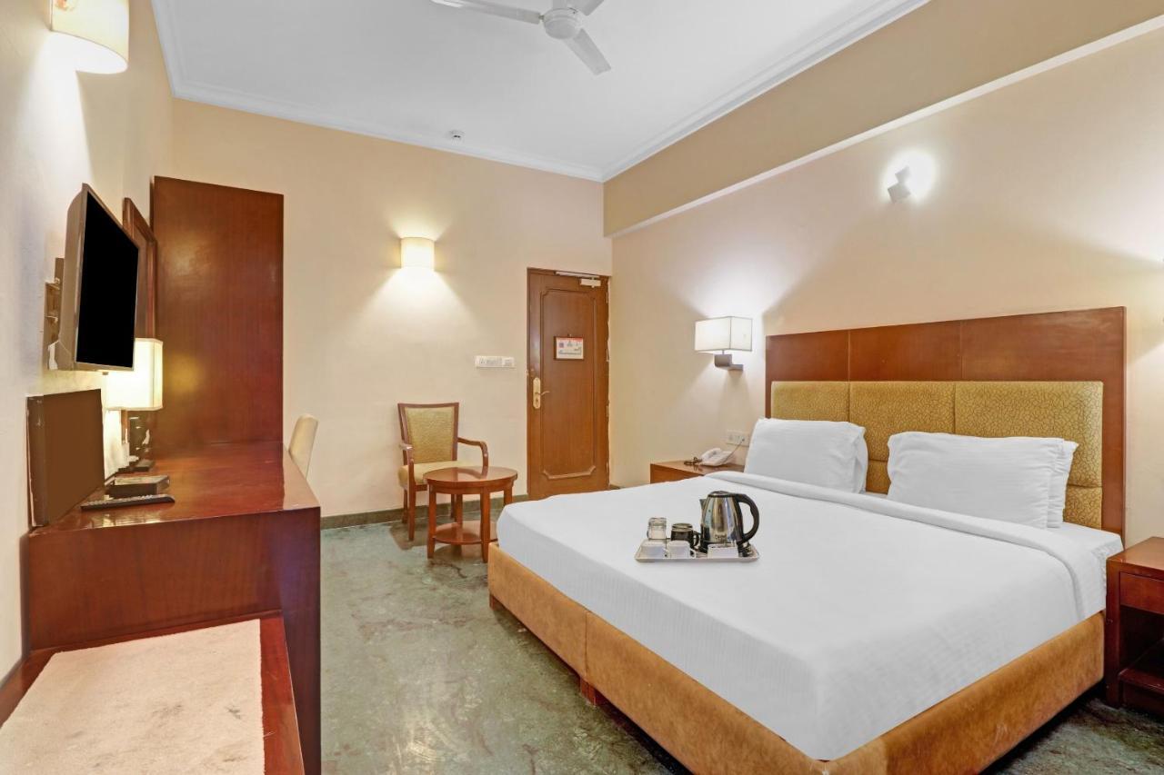 Oyo Townhouse 934 L'Elegant Hotel & Banquetby Ace Manor Ghaziabad Exterior foto
